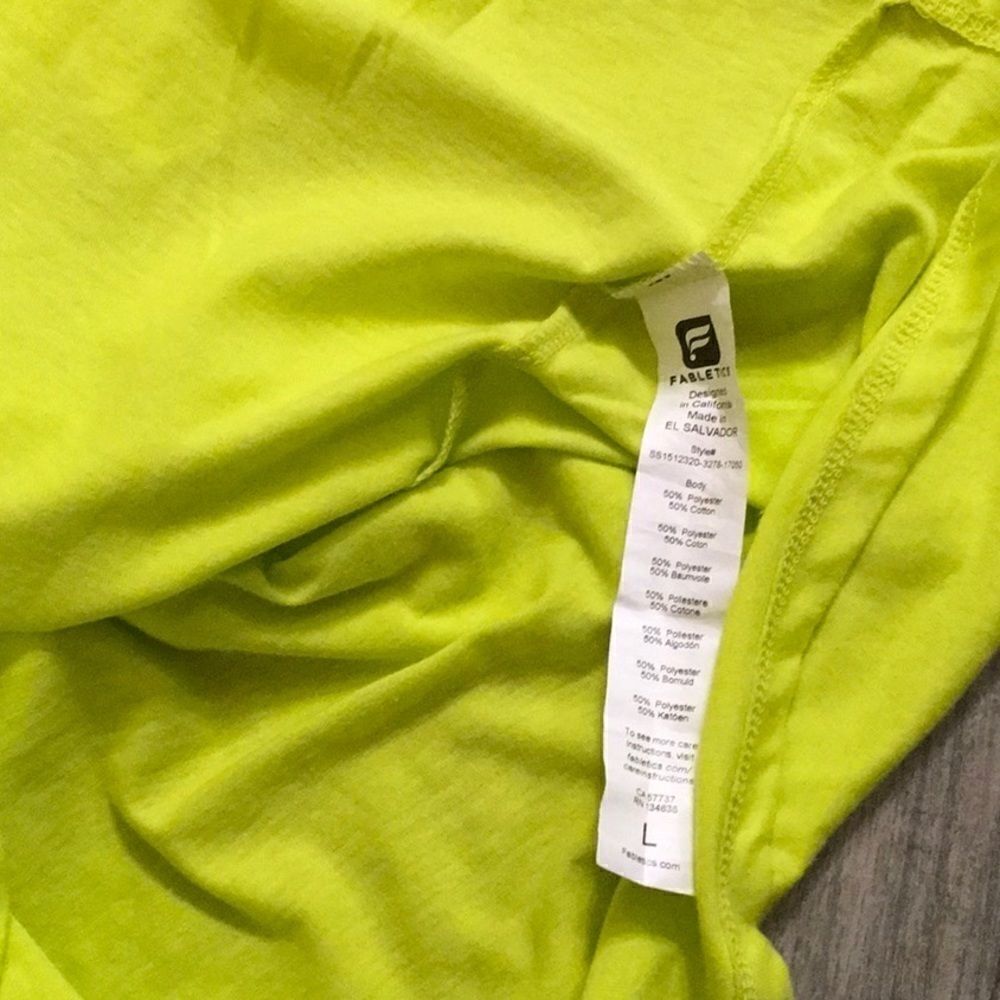 Chartreuse Fabletics performance tee. Large - Picture 2 of 5